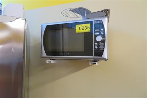 Tarrington House microwave