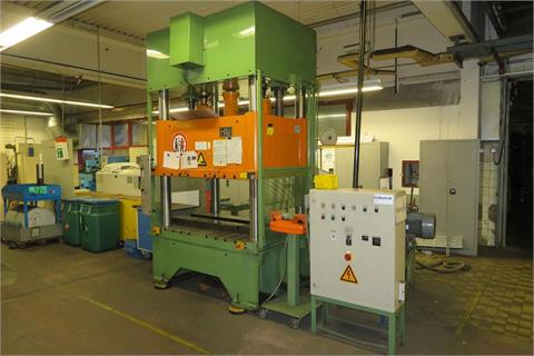 Hiller und Lutz GmbH & Co 4-column hydraulic press Hilu HP125.2 W