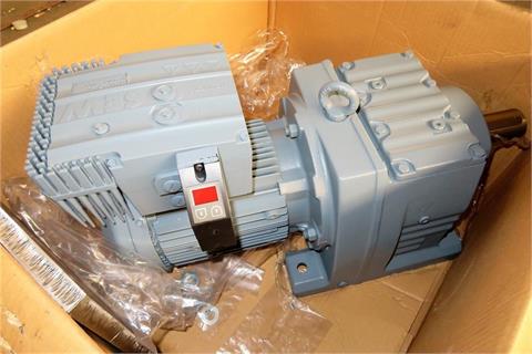 Getriebemotor SEW MM300-503-00 18215068