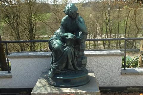 Bronzestatue Replique „la leture“ von Emil Chatrousse