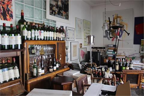 Collective wine shop