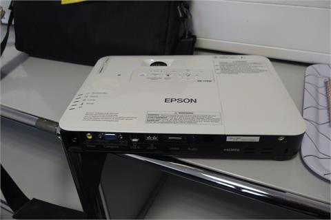 Beamer Epson LCD-Projektor H796B