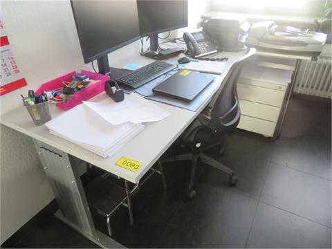 Schreibtisch